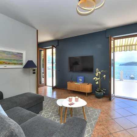 La Vela Deluxe Apartment *